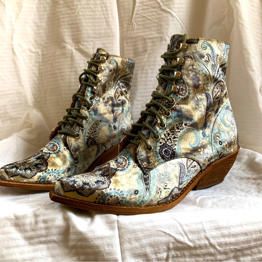 Free People Jeffrey Campbell ELMCROFT blue paisley velvet booties 8.5